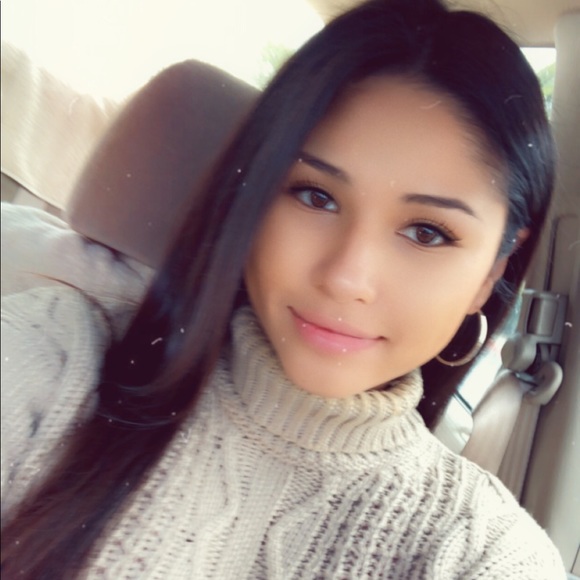 Meet your Posher, Sabrina - Picture 1 of 1